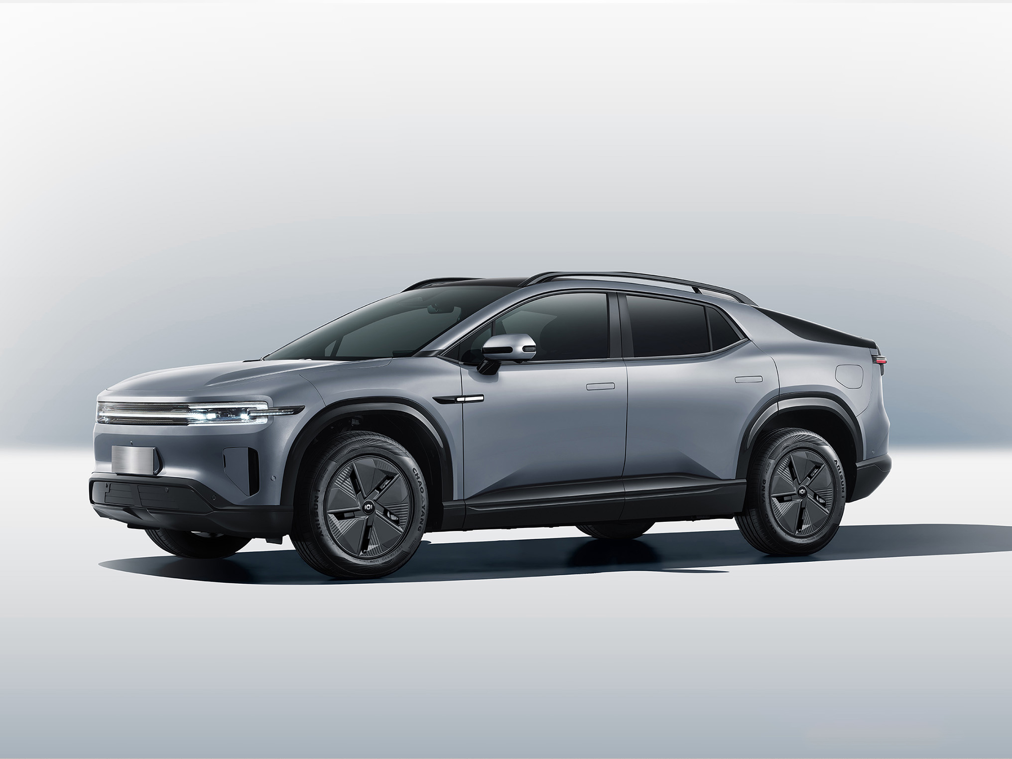 Side view of NEVO E07